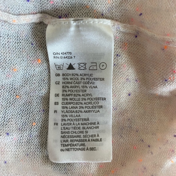 H&M cream colored sweater, size 10, split-back design - Picture 6 of 9